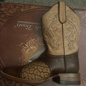 Beautiful  cow boy Boots brown by white diamond boots size 7 HANDCRAFTED